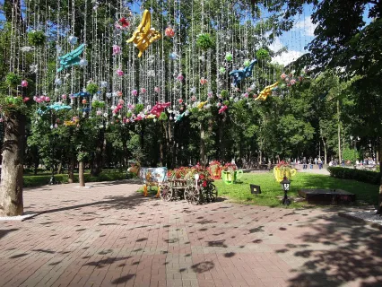 Прогулочная аллея сада Блонье. Фото: Masha Linnik, CC BY-SA 4.0.